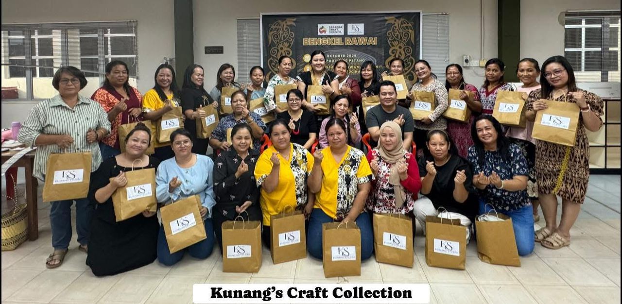 Peserta bengkel kraf tradisional Kunang Studio